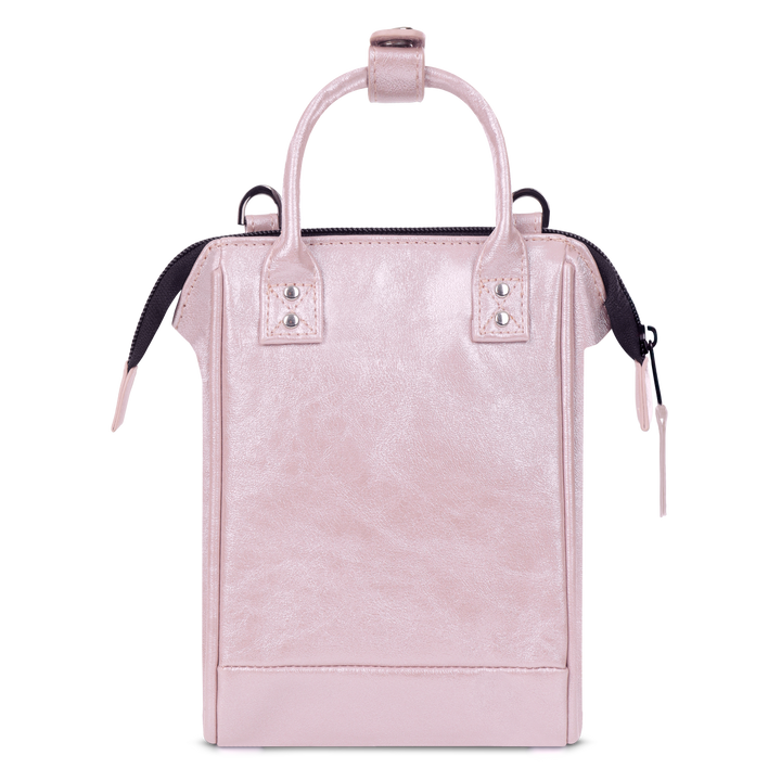 Nano adventurer Scilla Cabaia