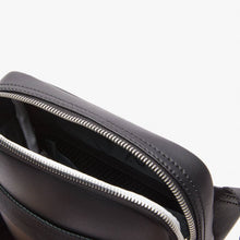 Charger l&#39;image dans la galerie, Sacoche homme Lacoste avec poche plate et marquage contrasté